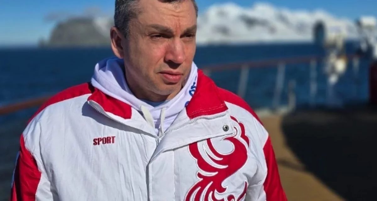 Паралимпиец Виталий Кочнев плыл по Кольскому заливу только руками и едва не установил рекорд Гиннесса